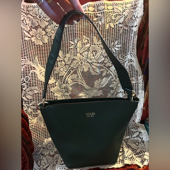 Guess Handbags - 🌲GUESS Authentic Guess 'Cami' Crossbody Bucket Bag 👜 preloved💚
